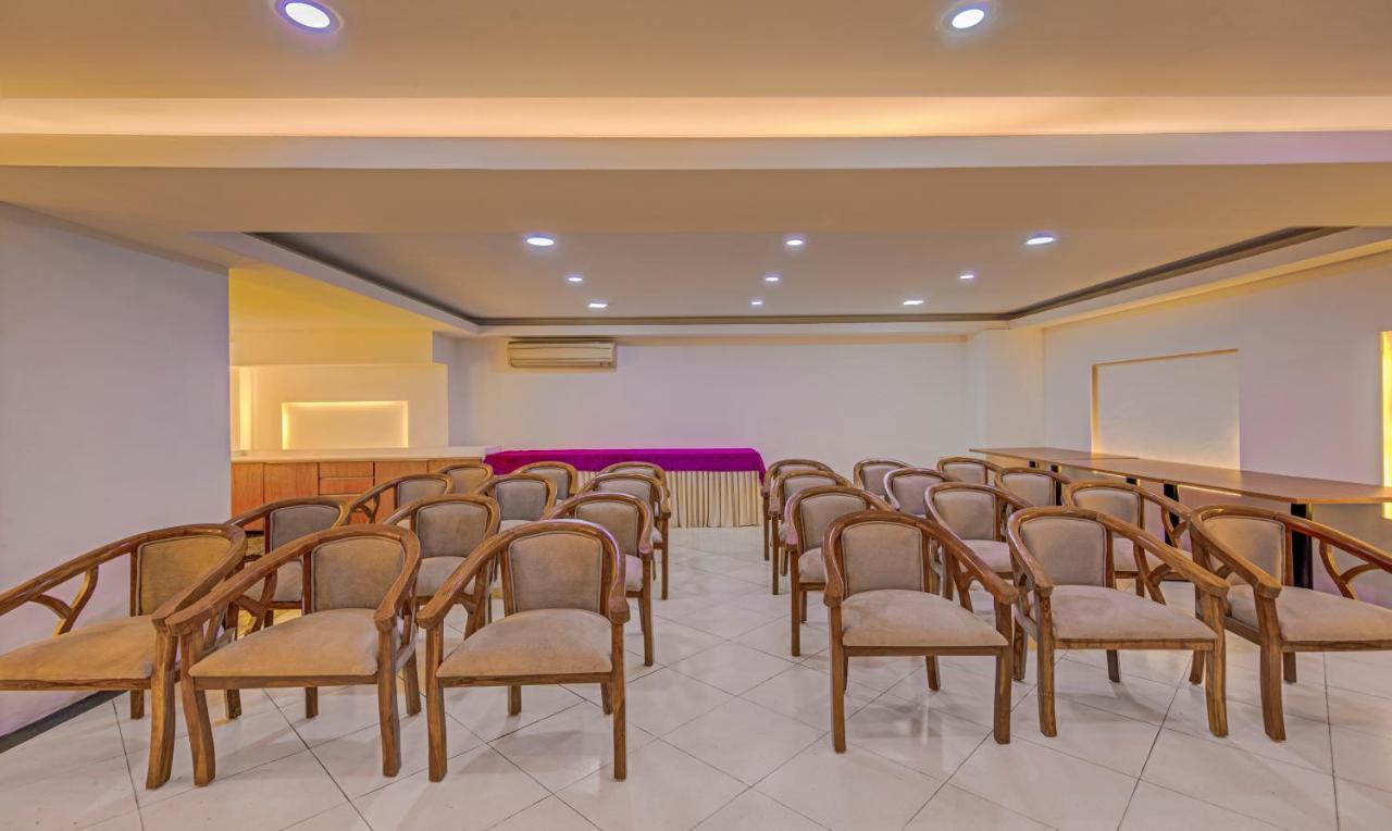 Treebo Corporate Park Hotel New Delhi Ngoại thất bức ảnh
